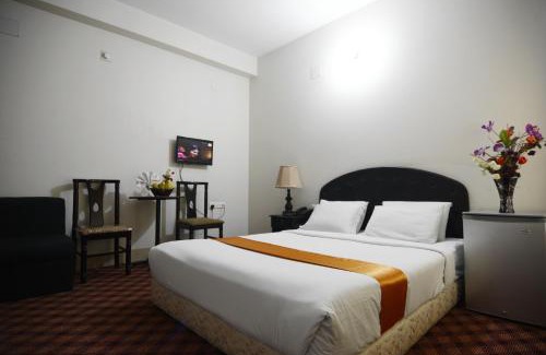 Dhaka Hotel | Holiday Xpress