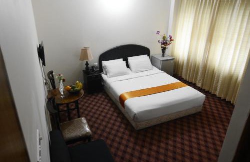 Dhaka Hotel | Holiday Xpress