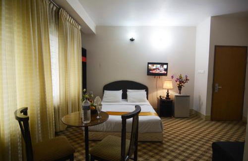 Dhaka Hotel | Holiday Xpress