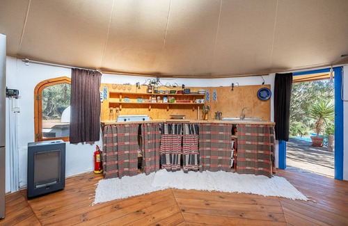 Lanjaron House | Holiday Yurt 'Eco Yurta Lanjarón' with Mountain View and Shared Pool