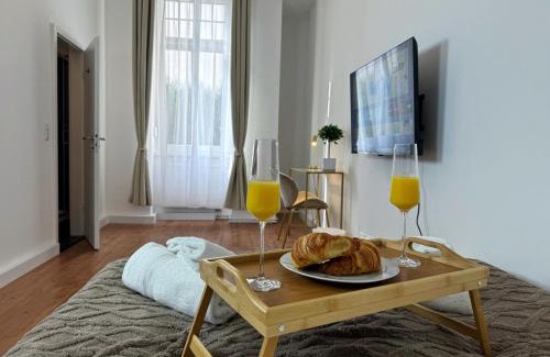 Pankow Apartment | HolidayHome Apartments l Luxury Prvate Room in BER-Prenzlauer Berg