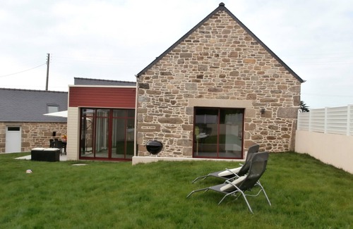 Plouguerneau House | Holidays by the sea and swimming pool