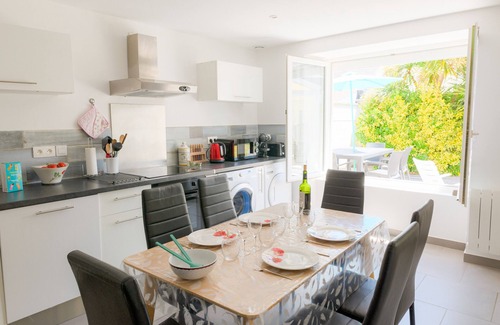 Saint-Guenole House | Holidays for 6 in Saint Guénolé
