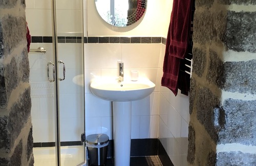 Lagrasse Apartment | Holidays in Lagrasse. Stunning medieval apartment set in walled garden with pool