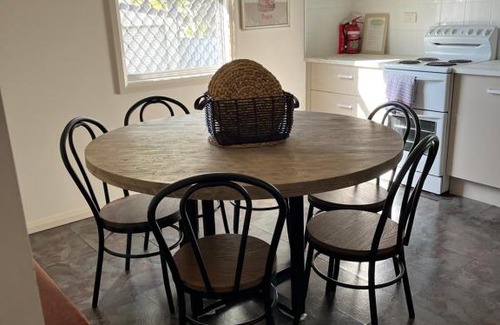 Cessnock House | HOLIDAYS ON LOVE STREET/HUNTER VALLEY