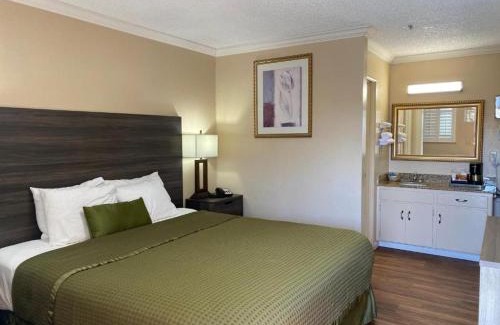 Morro Bay Hotel | Holland Inn and Suites