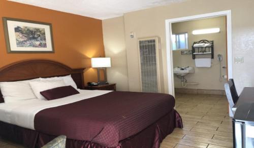 Morro Bay Hotel | Holland Inn and Suites