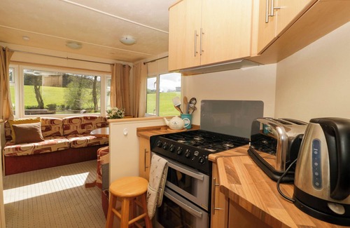 Llanvair Kilgeddin Cottage | HOLLIE, family friendly, with a garden in Raglan