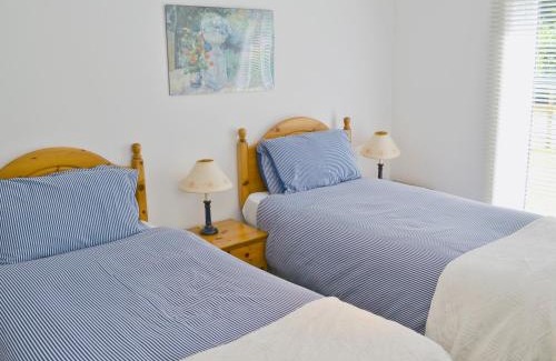Holsworthy House | Hollies - W43107
