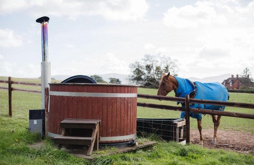 Malvern Other | Hollings Hill Farm Canvas Hideaway external shower