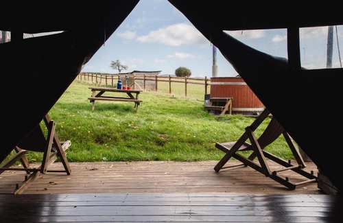 Malvern Other | Hollings Hill Farm Canvas Hideaway external shower