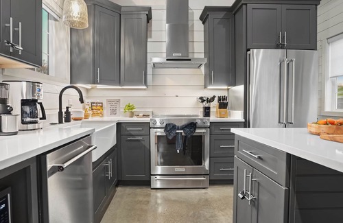 Kedron House | Hollow Hideaway 1A- Serene Getaway-Sleeps 4
