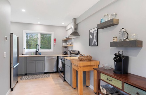 Stowe Hollow House | Hollow House: 3 br w/fireplace, a/c, deck & garage!