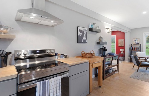 Stowe Hollow House | Hollow House: 3 br w/fireplace, a/c, deck & garage!