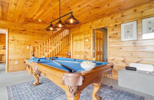 Chalet Village North House | Hollows Haven by AvantStay Hot Tub Sauna Balcony and Tree Top Views