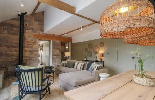 Crich House | Holly Cottage - Fold Yards