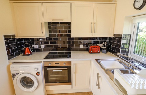 Alford Cottage | Holly Cottage