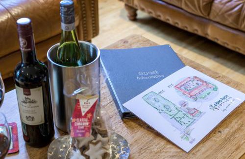 Frampton House | Holly Cottage