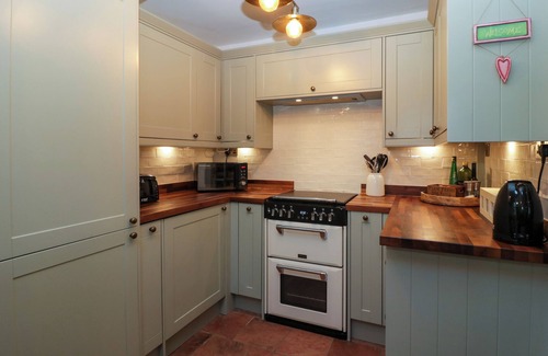 Malvern Cottage | Holly Cottage