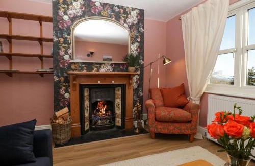 Malvern House | Holly Cottage