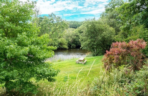 Llangeler Cottage | Holly Cottage, Newcastle Emlyn