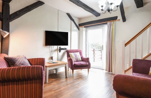 Beaworthy Cottage | HOLLY COTTAGE, pet friendly, with a garden in Halwill Junction