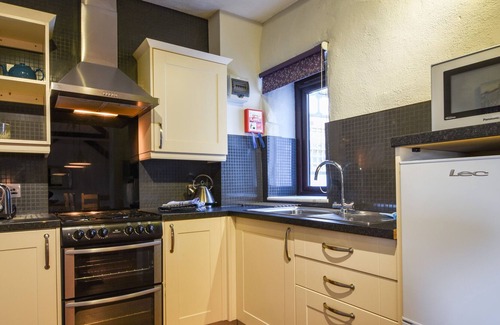 Beaworthy Cottage | HOLLY COTTAGE, pet friendly, with a garden in Halwill Junction
