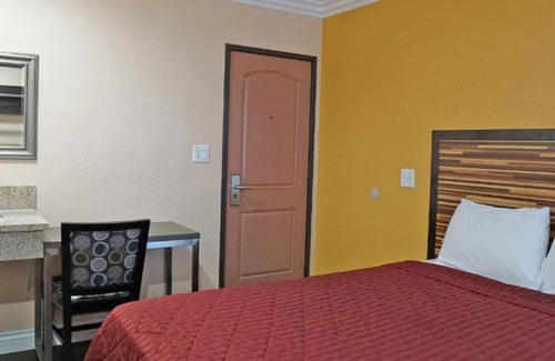 Inglewood Hotel | Holly Crest Hotel - Los Angeles, LAX Airport