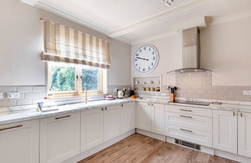 Lincoln House | Holly Farm - Five Bedroom House, Sleeps 10