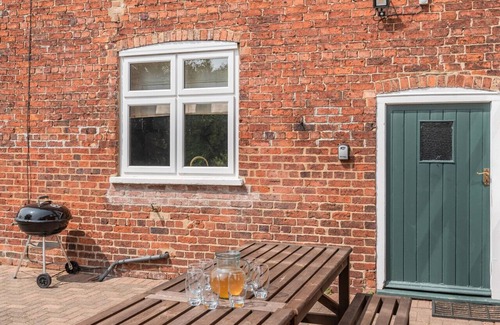 Lincoln House | Holly Farm - Five Bedroom House, Sleeps 10