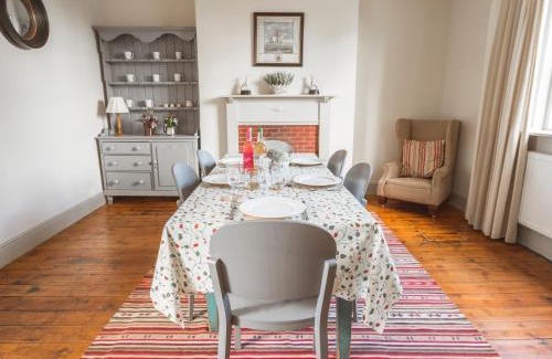 Lincoln House | Holly Farm