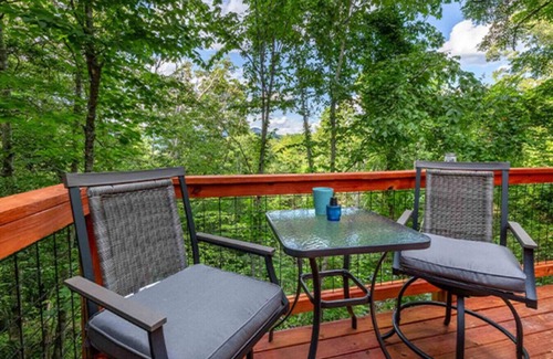 Cullowhee RV Rental | Holly Hideaway, Cozy Yurt, Pet Friendly, and Trails!