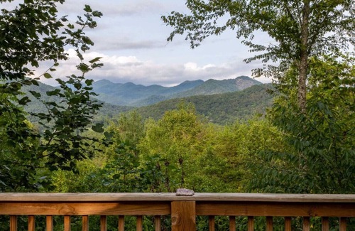 Cullowhee RV Rental | Holly Hideaway, Cozy Yurt, Pet Friendly, and Trails!