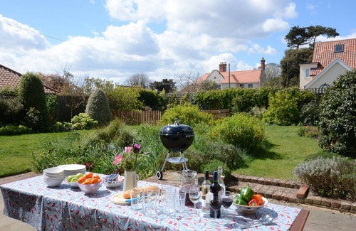 Aldeburgh Cottage | Holly Lodge
