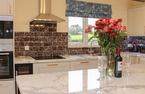 Forden Cottage | Holly Lodge