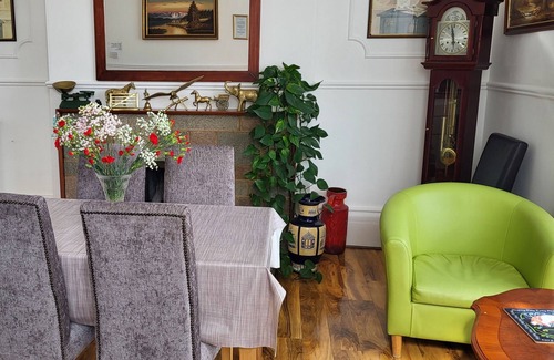 Weston-super-Mare Apartment | Holly Lodge