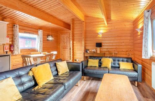 Kenwick House | Holly Lodge - Uk37185