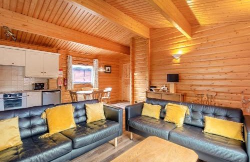 Kenwick House | Holly Lodge - Uk37185