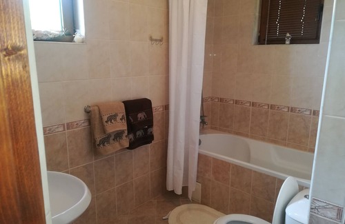 Balchik House | HOLLY - Quiet guest house with seaview and a pool