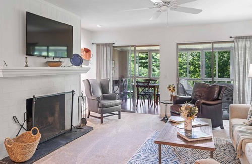 Sapphire Villa | Holly Ridge Get-A-Way of Sapphire Valley