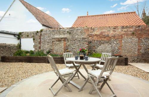 Holt House | Holly Tree Cottage