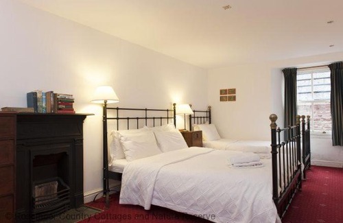 Walwyn's Castle House | Holly Tree