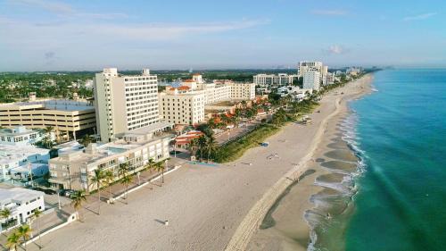 Hollywood South Central Beach Resort | Hollywood Beach Tower