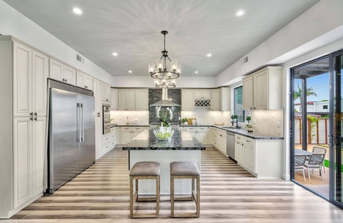 Los Feliz House | Hollywood Dream House with pool