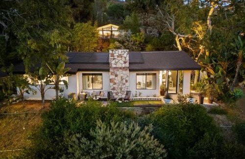 Hollywood Hills House | Hollywood Hills Villa by Universal - Pool - Dogs OK