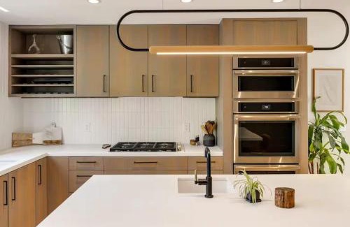 Hollywood Hills House | Hollywood Hills Villa by Universal - Pool - Dogs OK