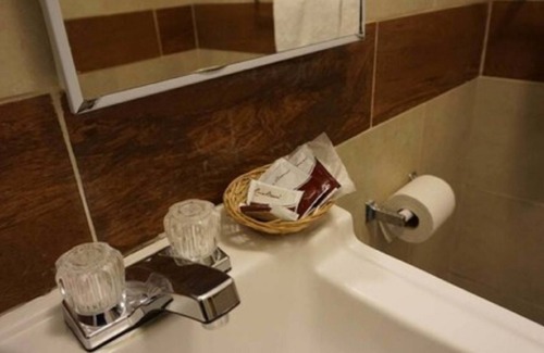 Little Armenia Hotel | Hollywood Roxy Hotel