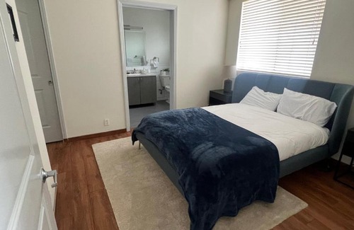 East Hollywood Apartment | Hollywood Sign apartment
