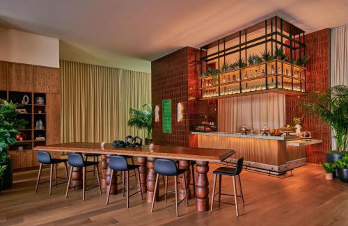 Hollywood Hotel | HOLLYWOOD VOLUME, a Tribute Portfolio Hotel