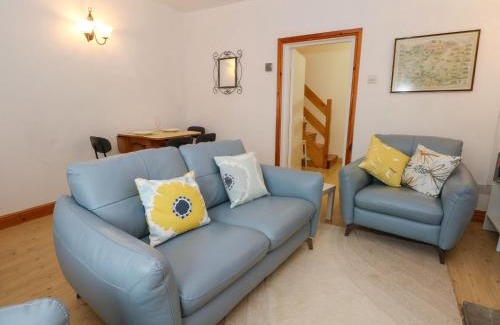 Wadsworth House | Holme Cottage